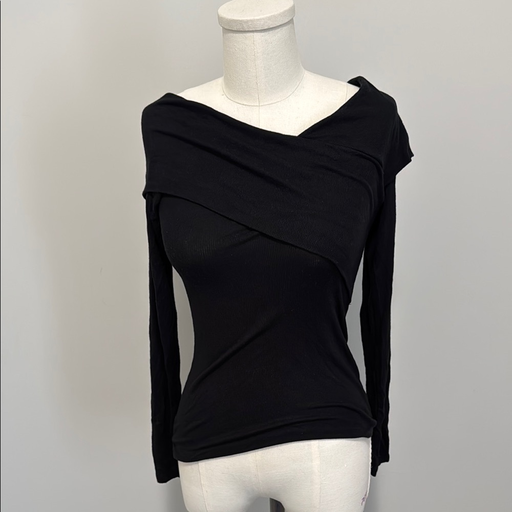 Babaton Black Off-Shoulder Sweatshirt